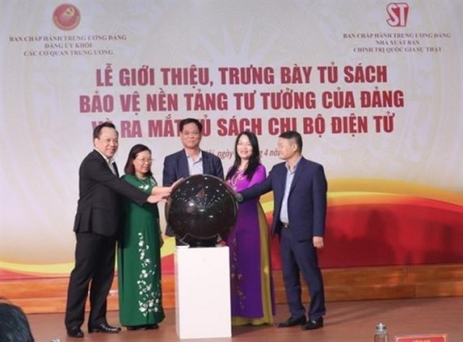 Ra mắt các tủ sách Bảo vệ nền tảng tư tưởng của Đảng và Chi bộ điện tử