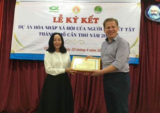 Ký kết Dự án “Hòa nhập xã hội của người khuyết tật tại TP Cần Thơ” năm 2022