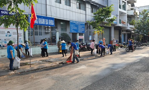 Người dân đồng tình với việc phạt "nguội" hành vi vi phạm vệ sinh môi trường