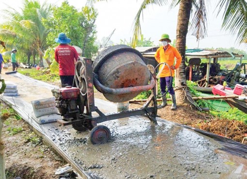 Phát triển kết cấu hạ tầng giao thông, thủy lợi