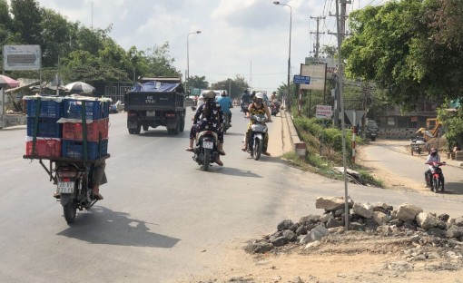 Sửa chữa mặt đường, đảm bảo an toàn giao thông trên tuyến quốc lộ 91B