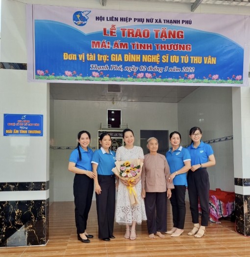 Trao tặng Mái ấm tình thương