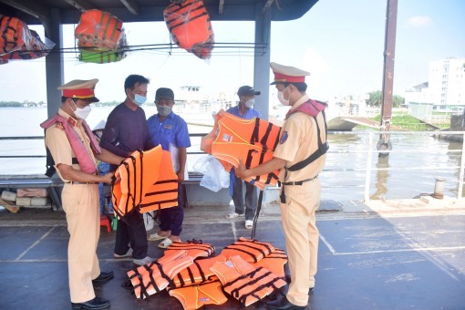 Phối hợp đảm bảo trật tự, an toàn giao thông thủy