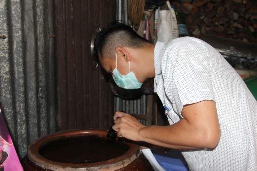 Trẻ nhập viện do sốt xuất huyết tăng