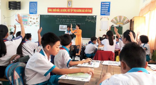 Giao đất cho Trường Tiểu học Nhơn Nghĩa 1