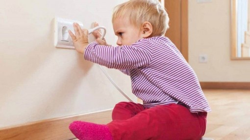 Tìm hiểu cách phòng tránh điện giật cho trẻ theo chia sẻ của vietreview.vn