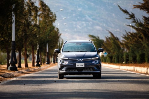 Khách hàng hào hứng trải nghiệm “xe điện quốc dân” VinFast VF e34