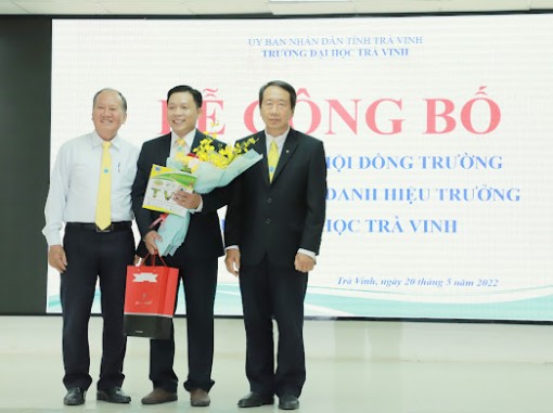 Công bố nghị quyết bổ nhiệm chức danh Hiệu trưởng Trường ĐH Trà Vinh
