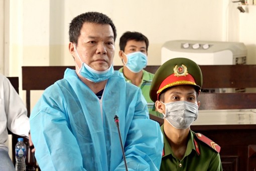 Lãnh án chung thân vì đổ xăng thiêu chết vợ