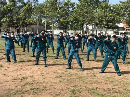 Ban Chỉ huy Quân sự quận Cái Răng huấn luyện Dân quân binh chủng năm 2022