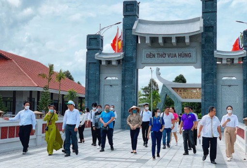 Khảo sát xây dựng các tour tuyến du lịch văn hóa, tâm linh