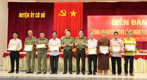 Công an huyện Cờ Đỏ lắng nghe ý kiến nhân dân