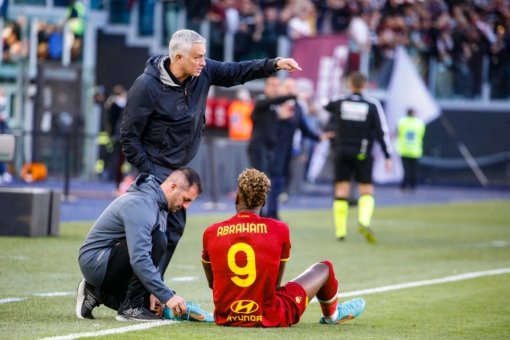Mourinho nâng tầm AS Roma