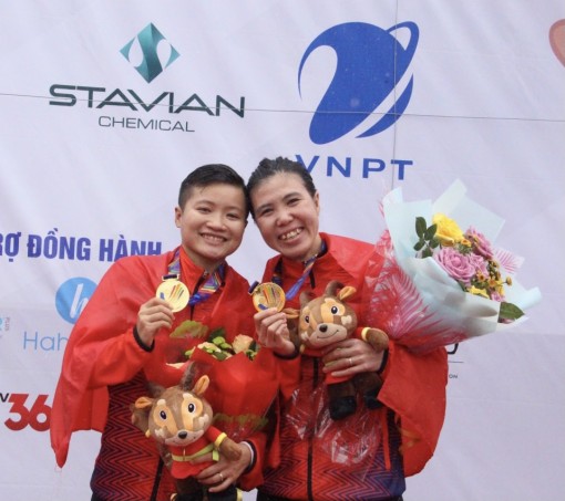 Kim Cương lấy vàng về cho xe đạp Cần Thơ