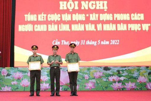 Xây dựng hình ảnh đẹp người chiến sĩ công an trong lòng Nhân dân