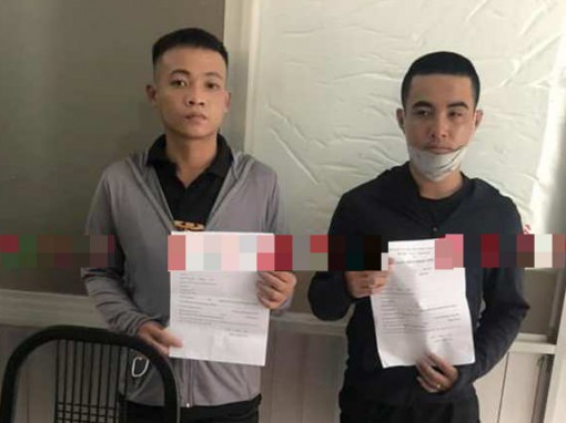Bắt 2 đối tượng rải tờ rơi, cho vay “tín dụng đen”