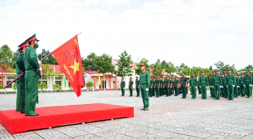 Trung đoàn Bộ binh 932 tổ chức lễ tuyên thệ chiến sĩ mới