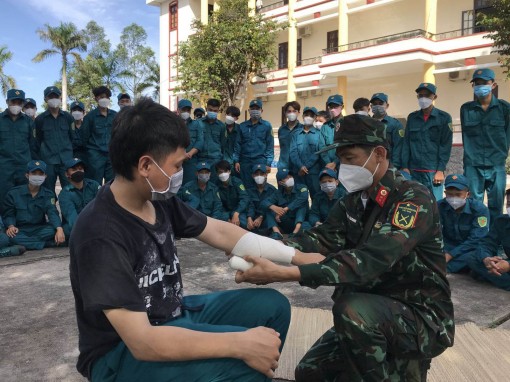Thi đua hoàn thành nhiệm vụ chính trị của đơn vị
