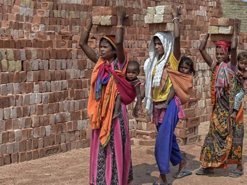 Tỷ lệ phụ nữ Ấn Ðộ tham gia lực lượng lao động giảm mạnh