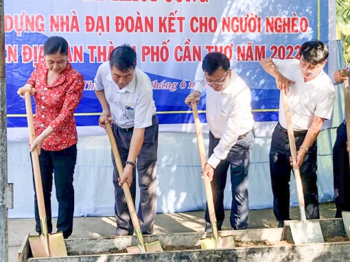 Khởi công xây dựng 20 căn nhà Đại Đoàn kết
