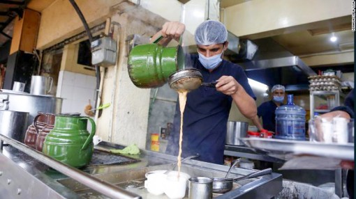 Dân Pakistan được yêu cầu giảm uống trà