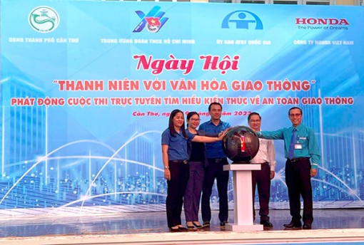 Ngày hội “Thanh niên với văn hóa giao thông” năm 2022