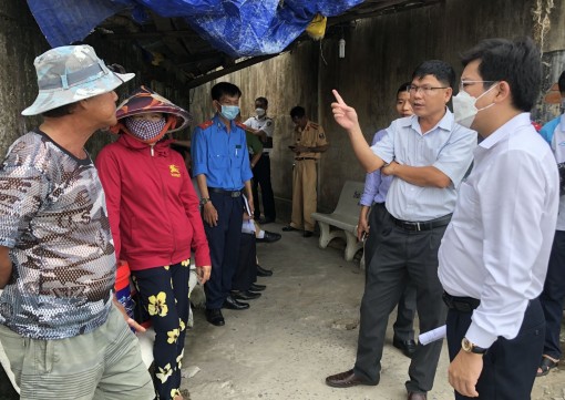 Ninh Kiều ra quân kiểm tra việc đảm bảo an toàn giao thông đường thủy nội địa