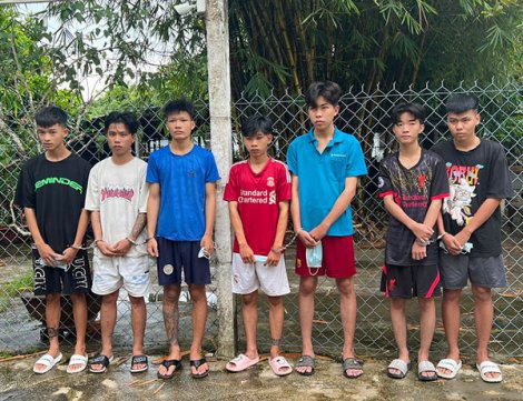 An Giang: Bắt nhóm thanh thiếu niên dùng hung khí chém người