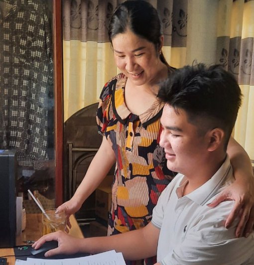 Đồng hành cùng con