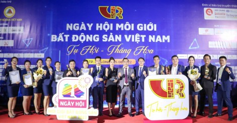 Đất Xanh Miền Tây nhận 11 giải thưởng danh giá tại Ngày hội Môi giới Bất động sản Việt Nam 2022