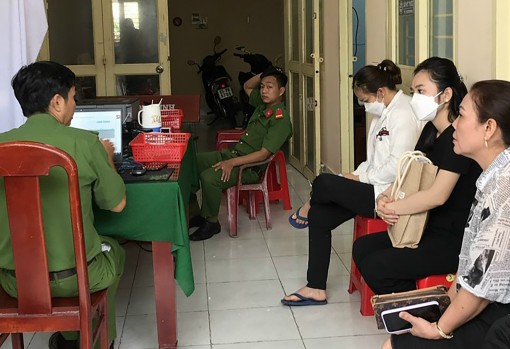 Cấp căn cước công dân và định danh điện tử lưu động ở huyện ngoại thành