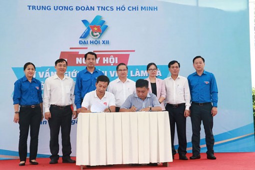 Hơn 1.000 bạn trẻ tham gia Ngày hội tư vấn, giới thiệu việc làm và khởi nghiệp đổi mới sáng tạo