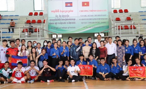 Tô thắm quan hệ hữu nghị truyền thống Việt Nam - Campuchia