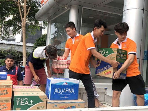 Tiếp nhận và phân phối vật phẩm hỗ trợ chương trình “Tiếp sức mùa thi”