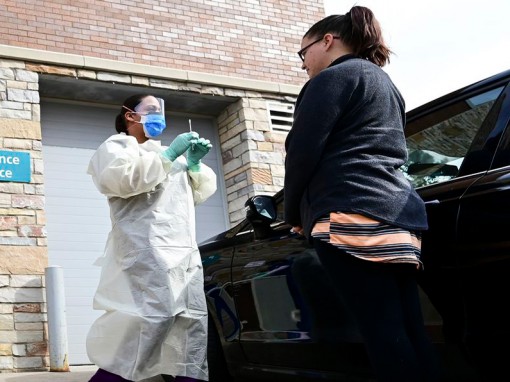 Nguy cơ biến thể Omicron gây làn sóng dịch lớn thứ hai tại Mỹ