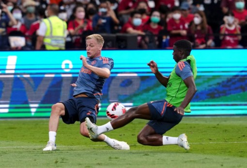 Đằng sau những chuyến du đấu hè