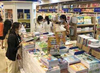 Vun vén để con đến trường đủ đầy