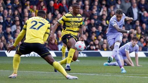 Leeds chia tay “cơn lốc biên phải” Raphinha