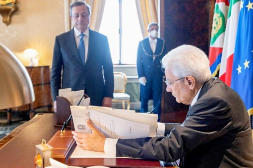 Vì sao Chính phủ Ý sụp đổ?