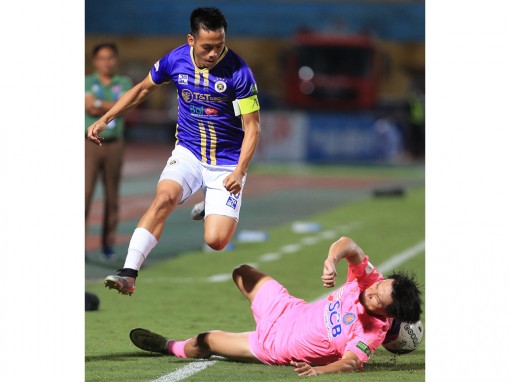 2 CLB bóng đá TP Hồ Chí Minh gặp khó