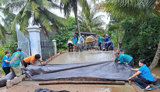 Phụ nữ quận Thốt Nốt chung sức bảo đảm an toàn giao thông