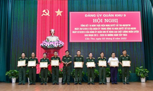 Tiếp tục đổi mới tổ chức và phương pháp huấn luyện