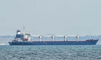 Tàu hàng xuất khẩu ngũ cốc đầu tiên của Ukraine hoãn cập cảng Liban