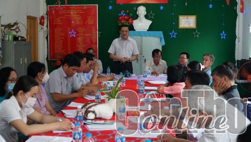 Đồng chí Dương Tấn Hiển dự sinh hoạt với tổ đảng khu dân cư