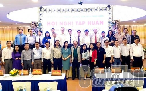 Khai mạc hội nghị tập huấn “Những vấn đề cơ bản đặt ra đối với văn học, nghệ thuật trước yêu cầu mới” khu vực phía Nam