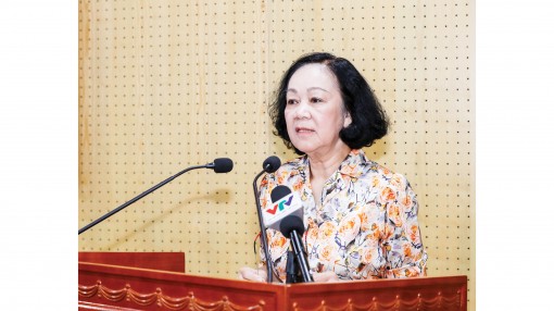 Tiếp tục thực hiện tốt tinh giản biên chế, sắp xếp tổ chức bộ máy của hệ thống chính trị tinh gọn, hoạt động hiệu lực, hiệu quả