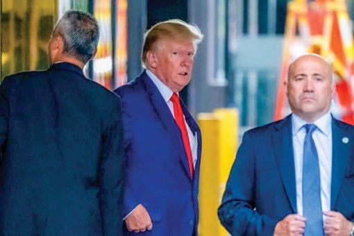 Ông Trump giữ tài liệu mật về hạt nhân?