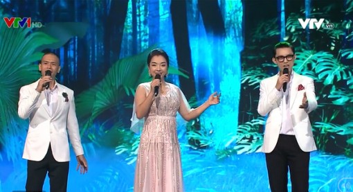 Tự hào “Mùa thu lịch sử”