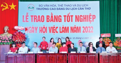 Hướng đến mục tiêu học sinh, sinh viên tốt nghiệp đều có việc làm