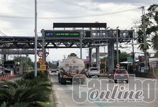 Triển khai dán thẻ định danh đối với ô tô để sử dụng dịch vụ thu phí đường bộ theo hình thức không dừng